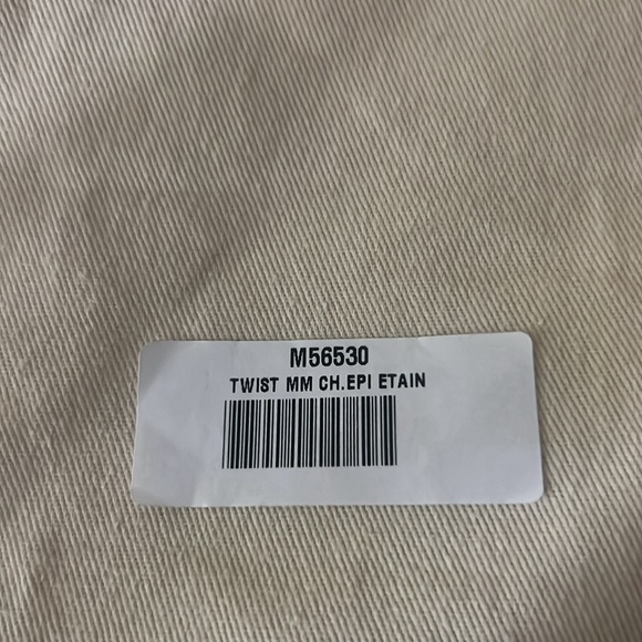 NWT Louis Vuitton MM Twist in Epi Etain - Picture 9 of 13